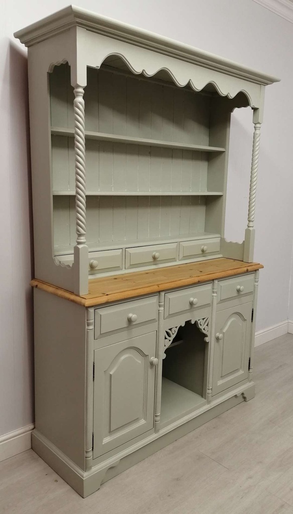 Solid Pine ‘Mizzle’ Barley Twist Kennel Hole Dresser