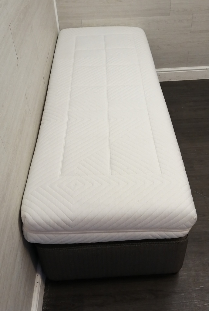2ft 6" small single divan base and mattress set