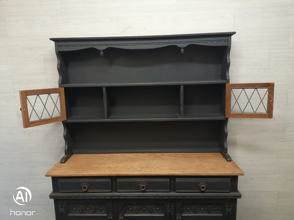 Lovely painted old charm dresser