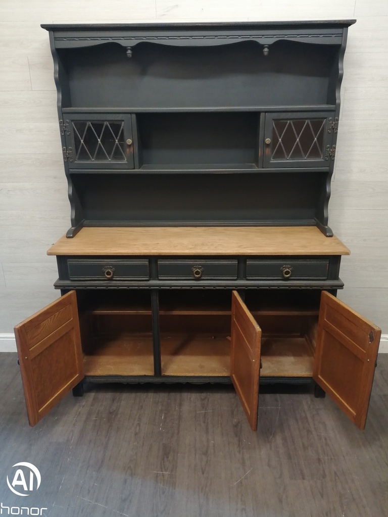Lovely painted old charm dresser