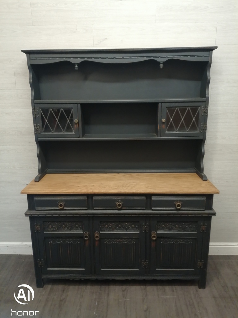 Lovely painted old charm dresser