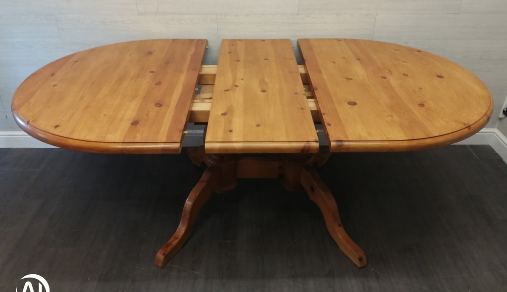 Quality large Oval Pine Extending Dining Table