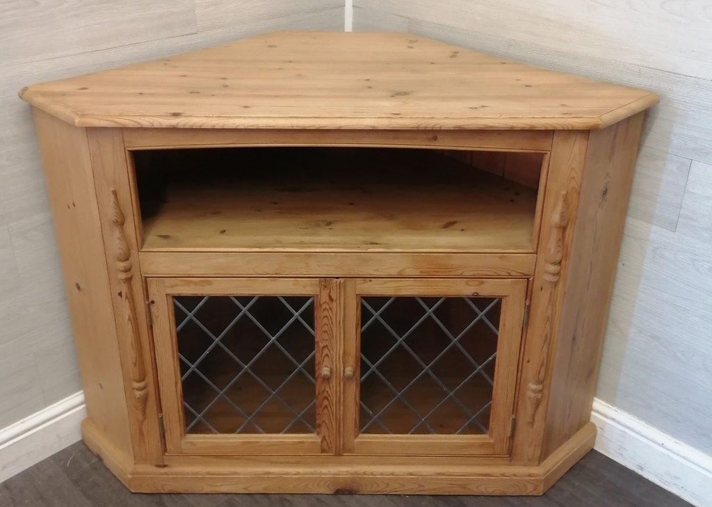 Quality Solid Pine large Tv Corner Unit