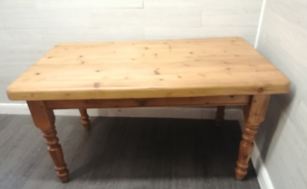 5FT SOLID PINE CHUNKY TOP DINING TABLE