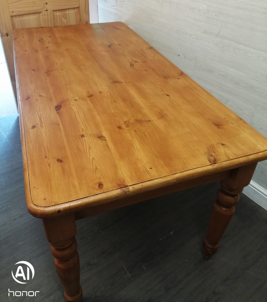 SOLID PINE 5FT 8" DINING TABLE