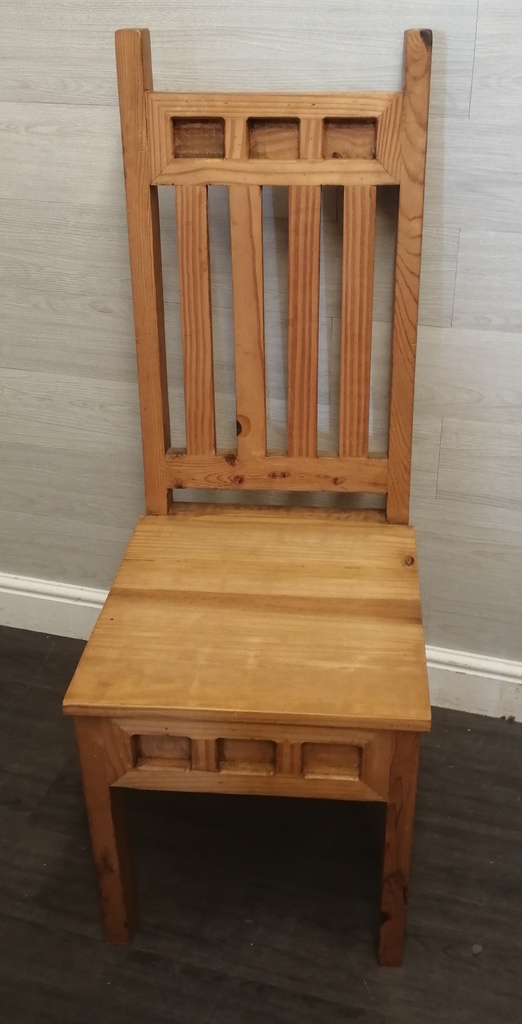 Lovely rustic pine table and six chairs