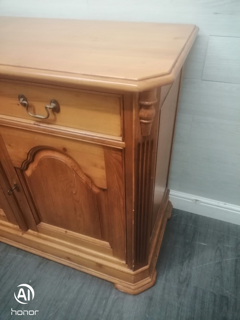 QUALITY TRIPLE PINE SIDEBOARD