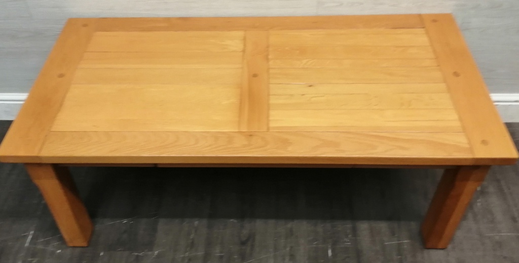 OAK COFFEE TABLE WITH DRAWER