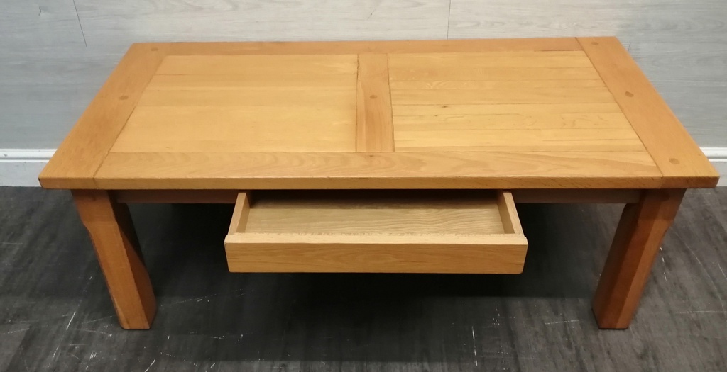 OAK COFFEE TABLE WITH DRAWER