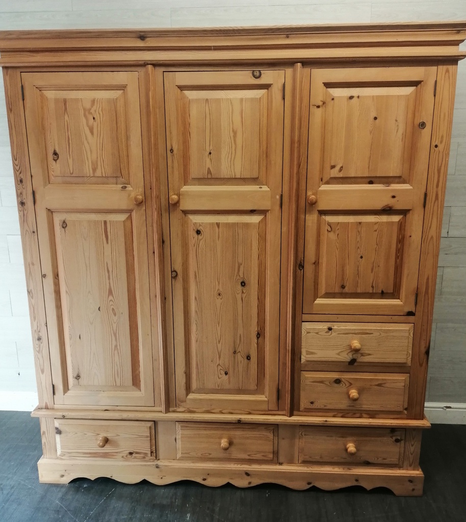 Quality triple size solid pine wardrobe with drawers