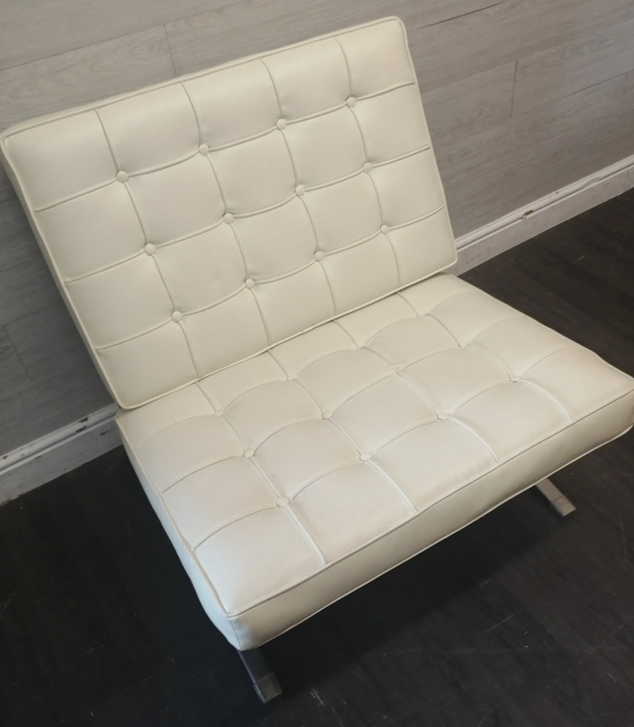 Classic style Modern Barcelona Chair in Cream faux Leather