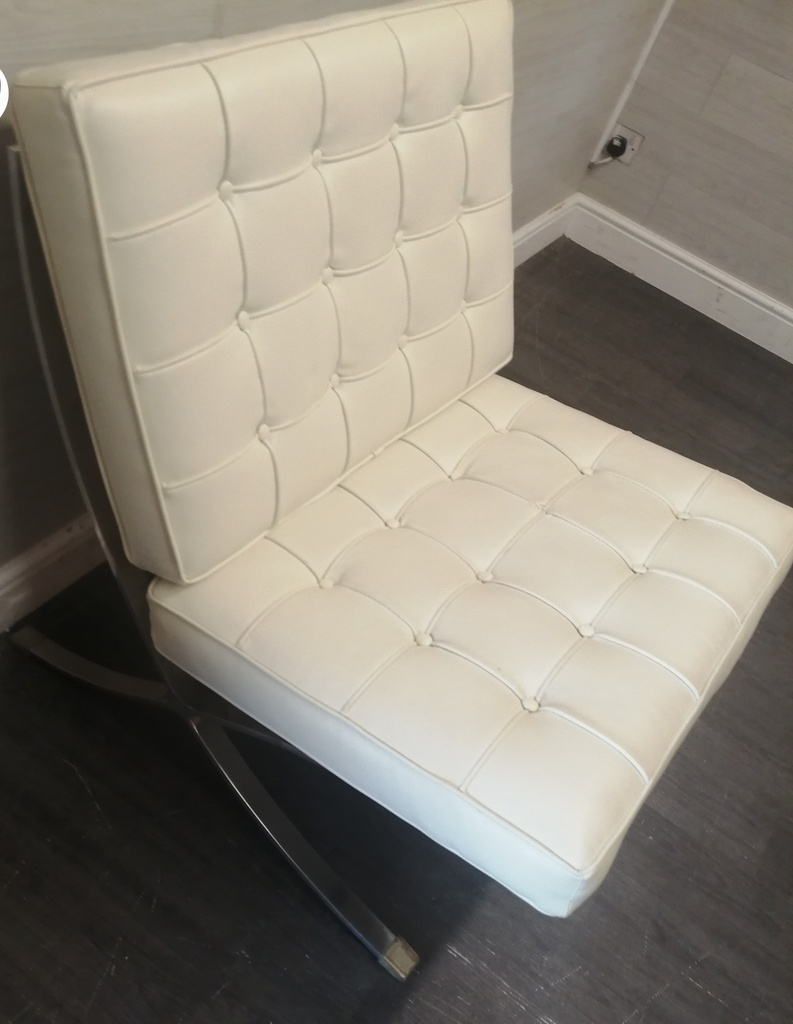 Classic style Modern Barcelona Chair in Cream faux Leather