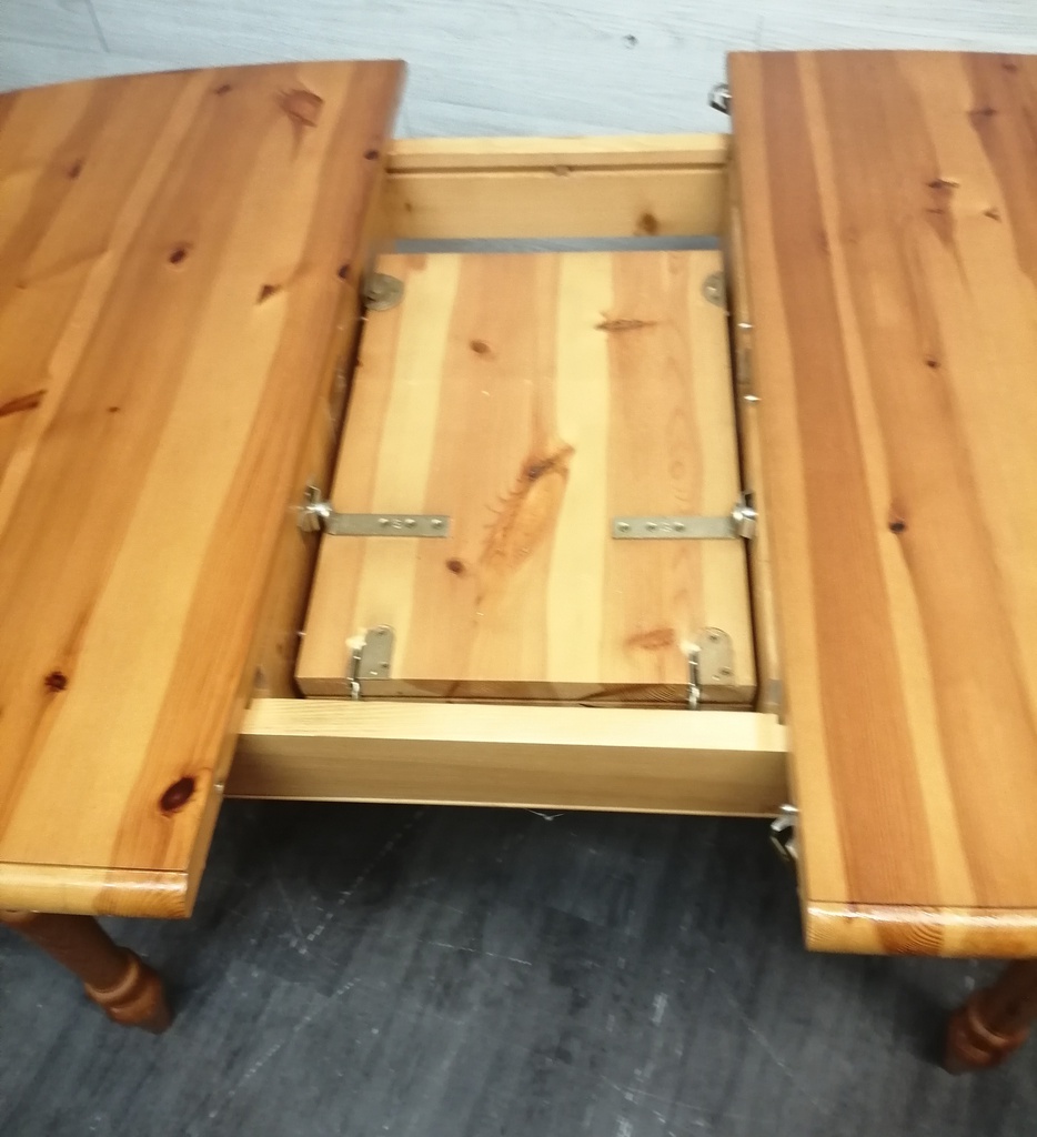 NEAT OVAL SOLID PINE EXTENDING DINING TABLE