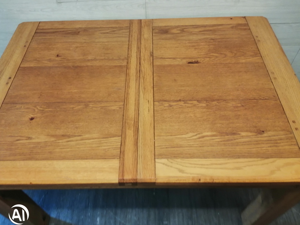 GOOD QUALITY OAK EXTENDING DINING TABLE