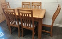 GOOD QUALITY OAK EXTENDING DINING TABLE