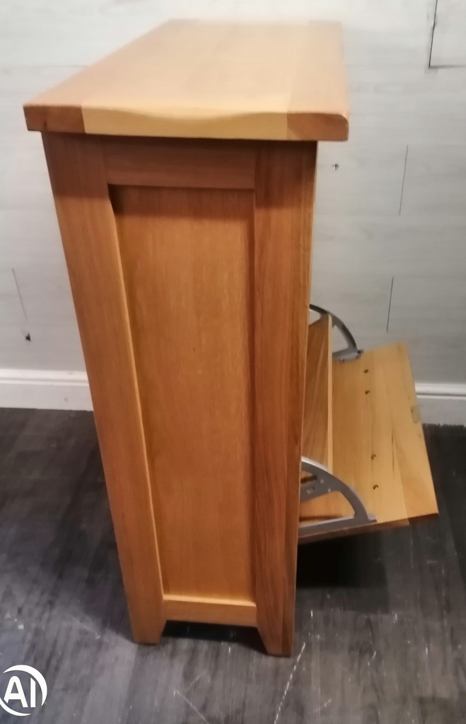NEAT OAK  SHOE CUPBOARD /SIDEBOARD/ CONSOLE