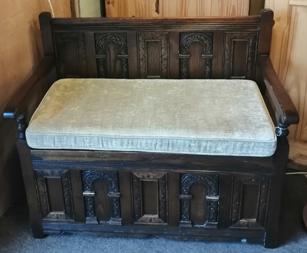 Dark Oak Storage Bench