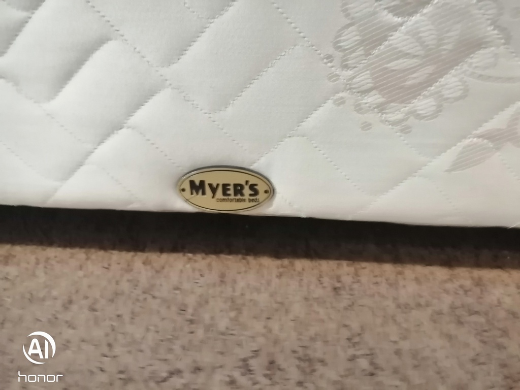 4ft6" Myers Aurora Divan And Mattress Set