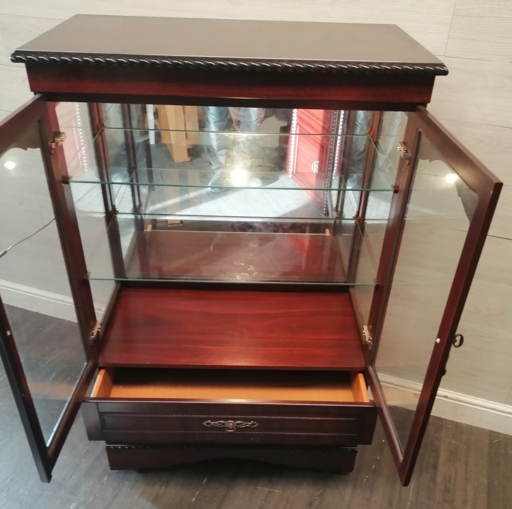 Glazed fronted display cabnit