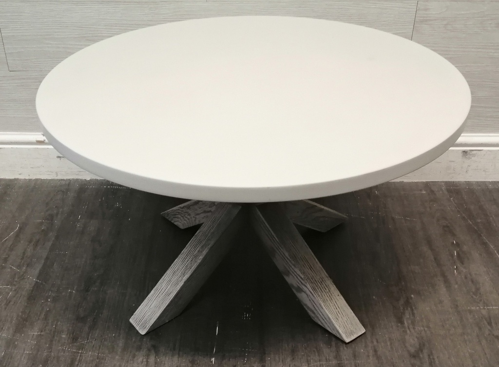 NEAT ROUND COFFEE/ SIDE TABLE