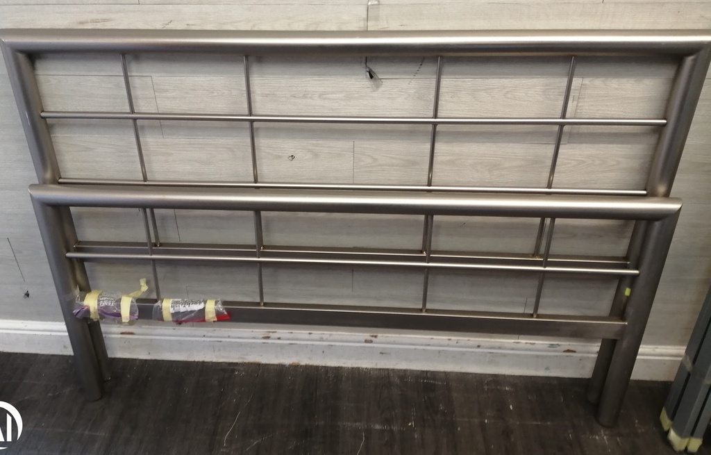 4ft 6" DOUBLE CHROME STYLE   BED FRAME