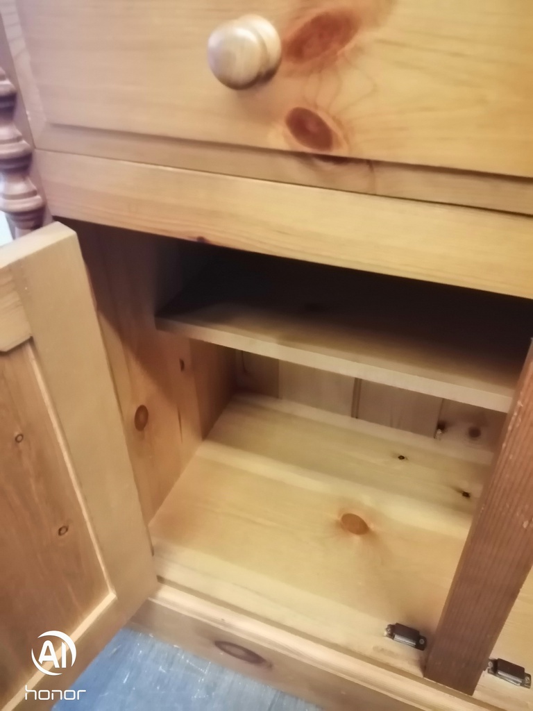 NEAT SOLID PINE DRESSER