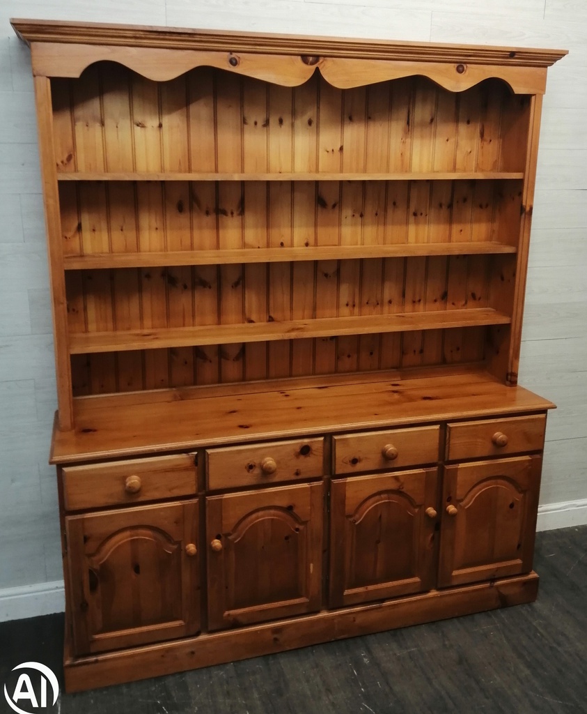 Quality solid pine large dresser unit
