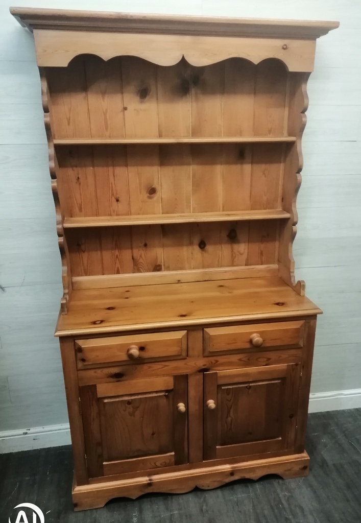 LOVELY NEAT SOLID PINE DRESSER