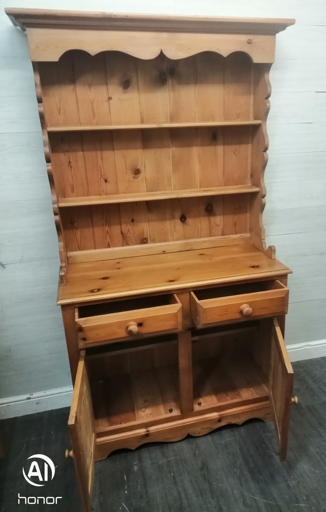 LOVELY NEAT SOLID PINE DRESSER