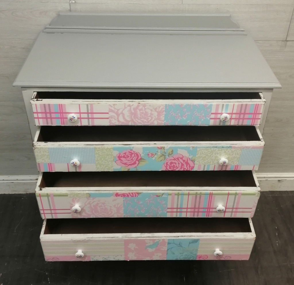 VINTAGE SHABBY CHIC CHEST