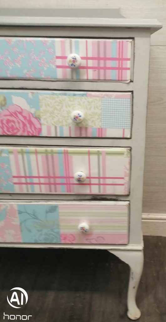 VINTAGE SHABBY CHIC CHEST