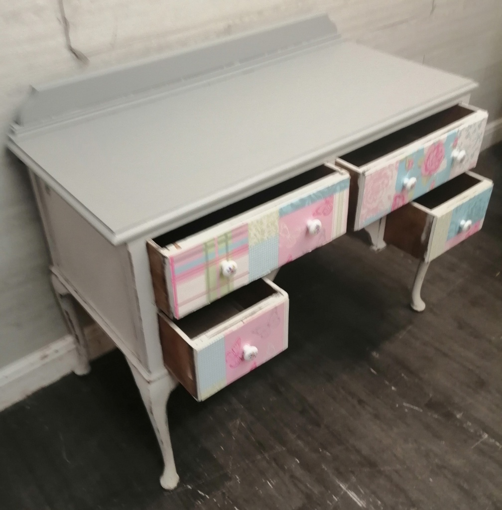 VINTAGE SHABBY CHIC DRESSING TABLE /DESK