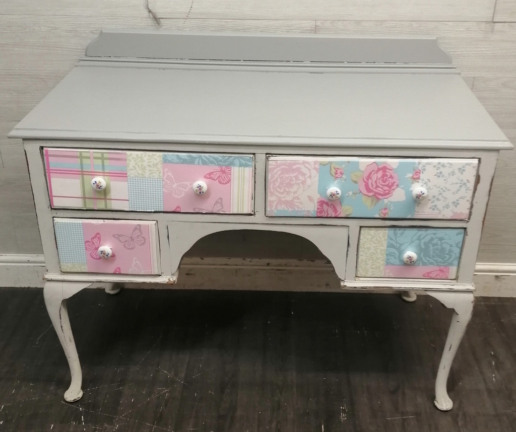 VINTAGE SHABBY CHIC DRESSING TABLE /DESK