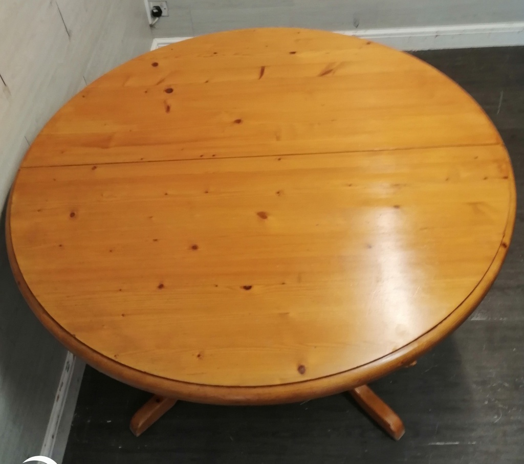ROUND SOLID PINE DINING TABLE