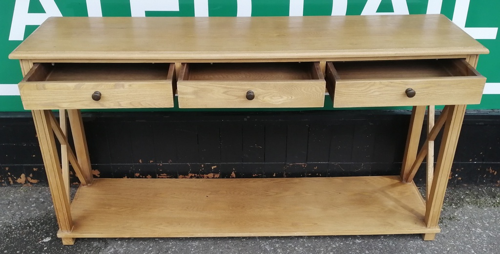 VERY STYLISH LONG  CONSOLE TABLE