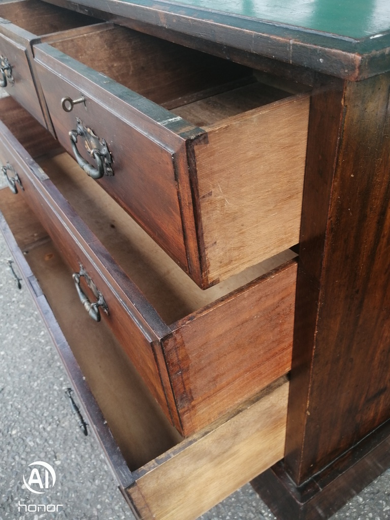 LOVELY OLD ANTIQUE CHEST OF 4 DRAWERS