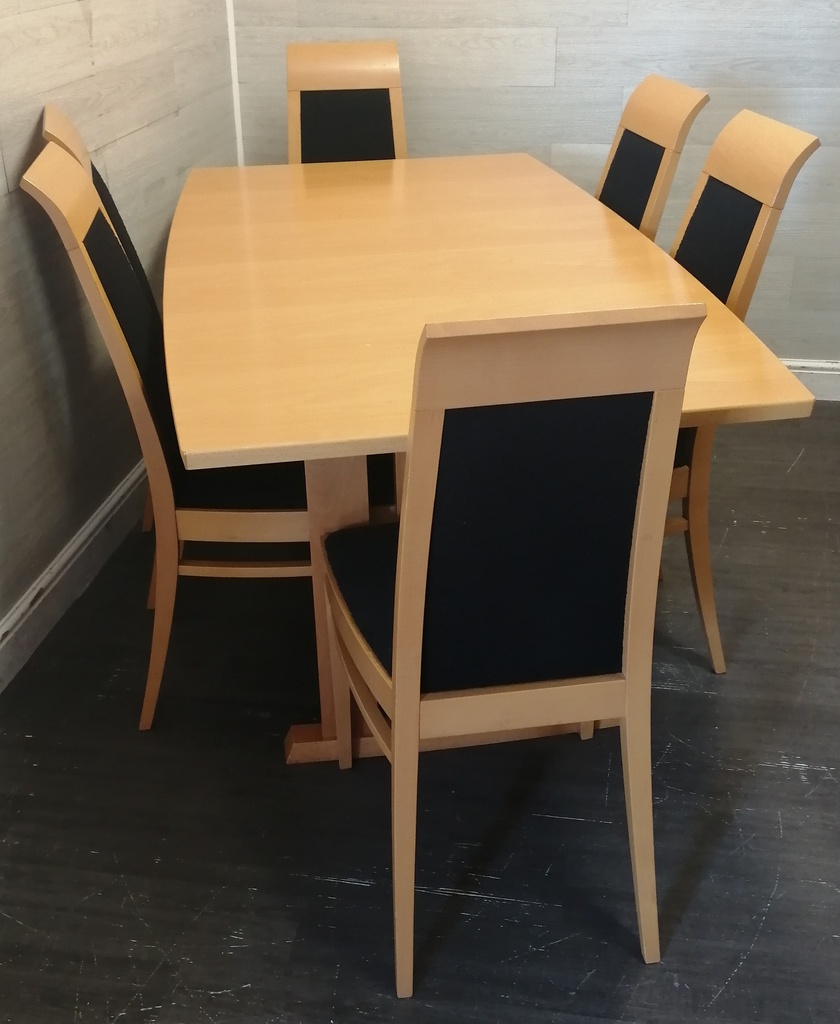 QUALITY  JOHN.E.COYLE  EXTENDING TABLE AND 6 CHAIRS