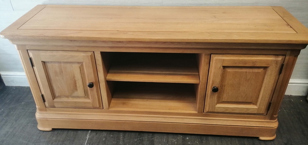 QUALITY OAK TV BENCH