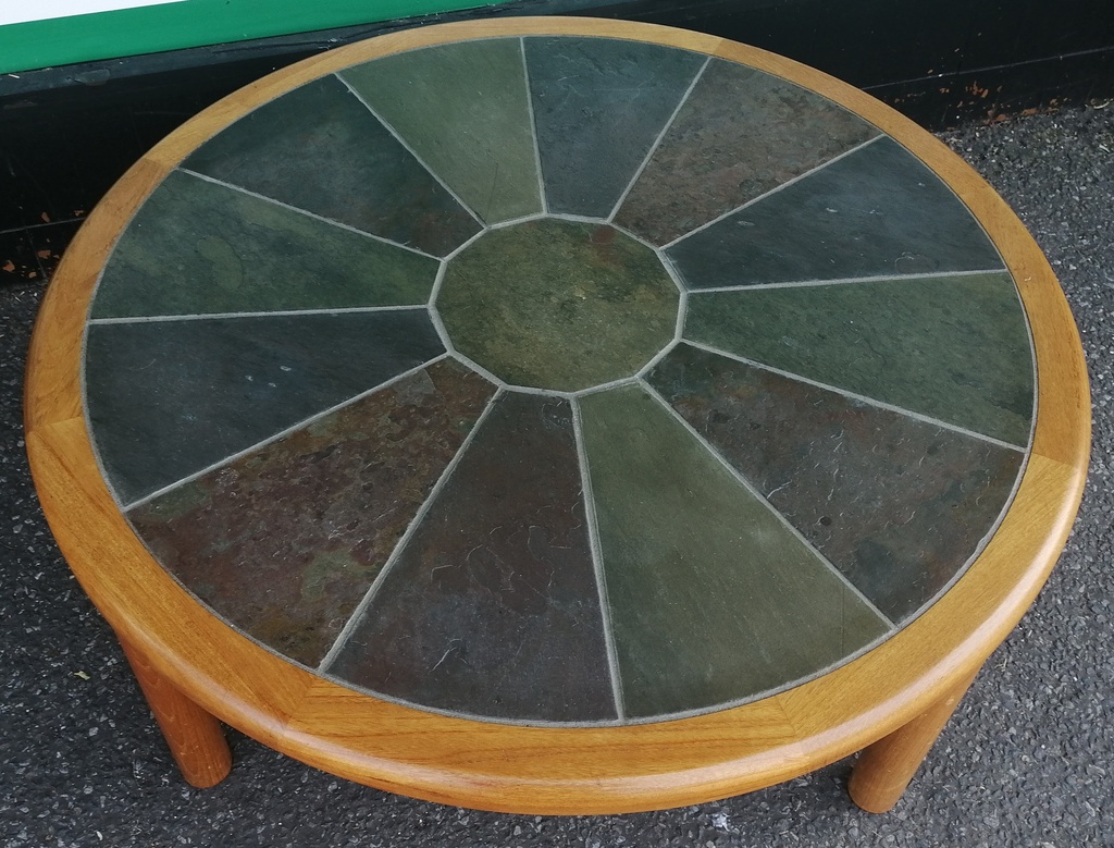 LARGE VERY STYLISH ROUND DANISH COFFEE TABLE