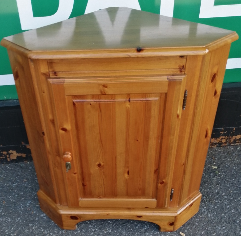 Neat Solid Pine Ducal Corner Unit