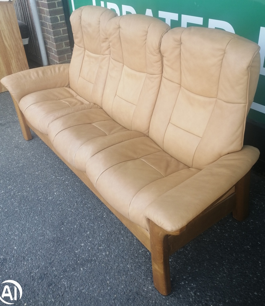 STRESSLESS TAN LEATHER THREE SEATER RECLINER SOFA