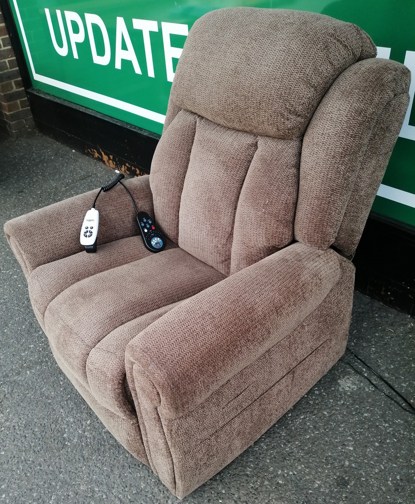 RISE &amp; RECLINER ARMCHAIR FROM CARE CO