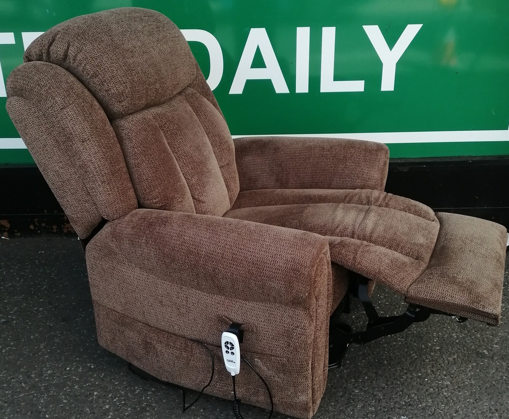 RISE &amp; RECLINER ARMCHAIR FROM CARE CO