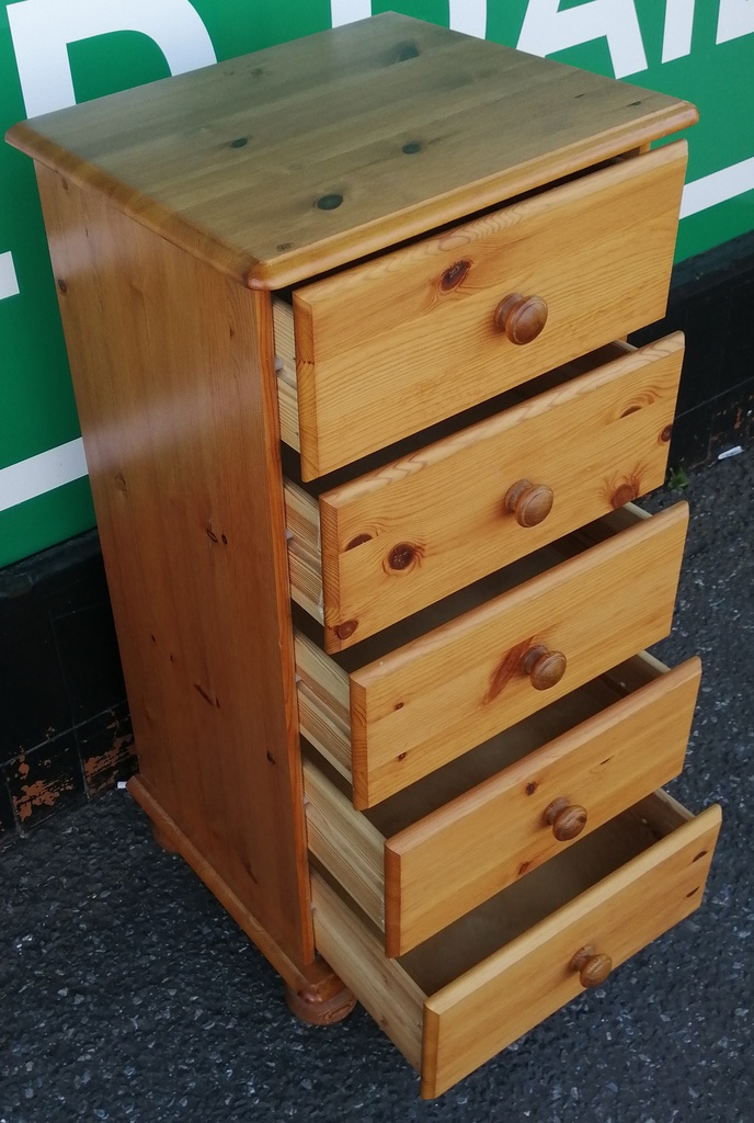 Five drawer pine wellington chest