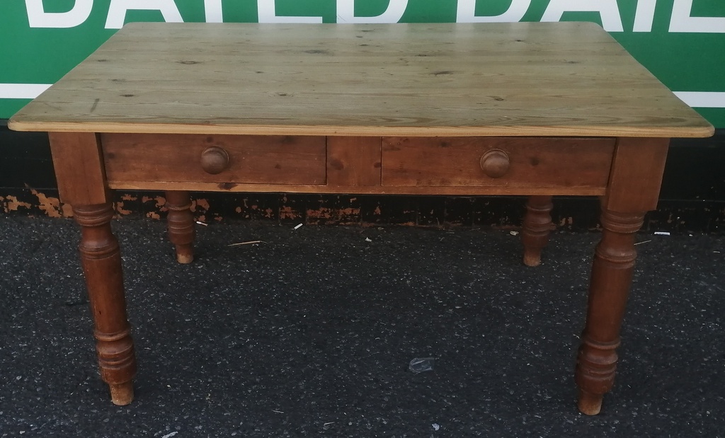Solid pine neat 4ft 7" dining table with drawers