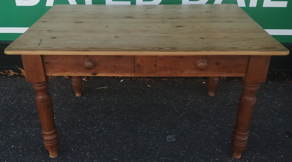 Solid pine neat 4ft 7" dining table with drawers