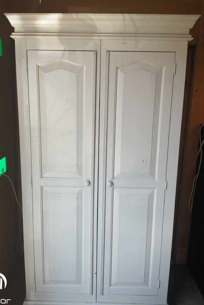 SOLID PINE SHABBY CHIC PAINTED WARDROBE