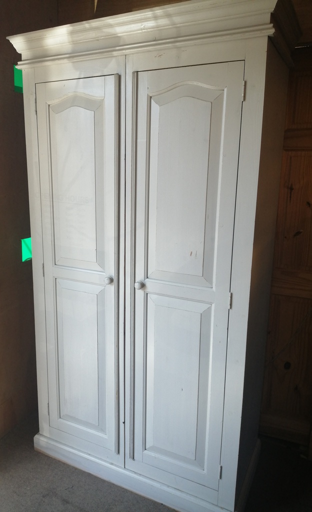 SOLID PINE SHABBY CHIC PAINTED WARDROBE