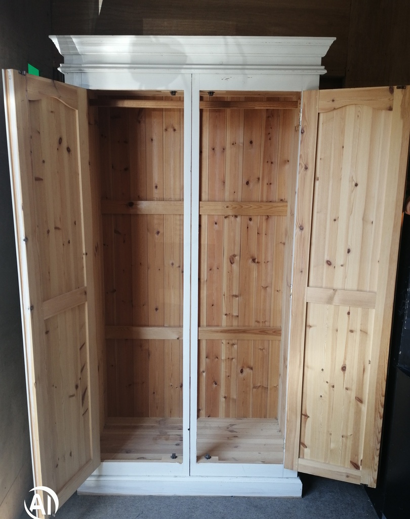 SOLID PINE SHABBY CHIC PAINTED WARDROBE