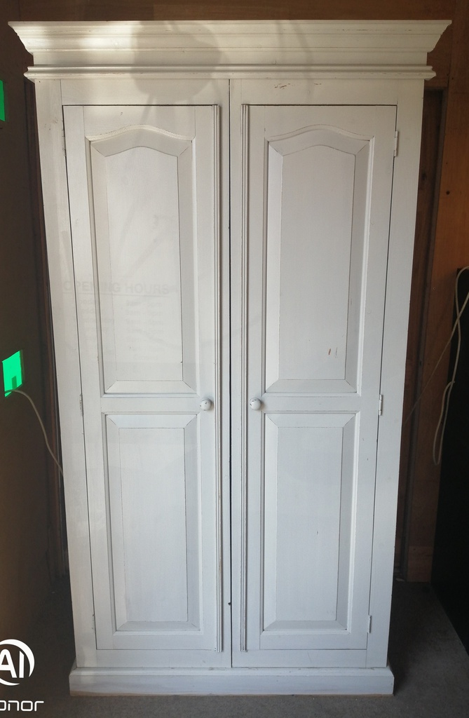 SOLID PINE SHABBY CHIC PAINTED WARDROBE